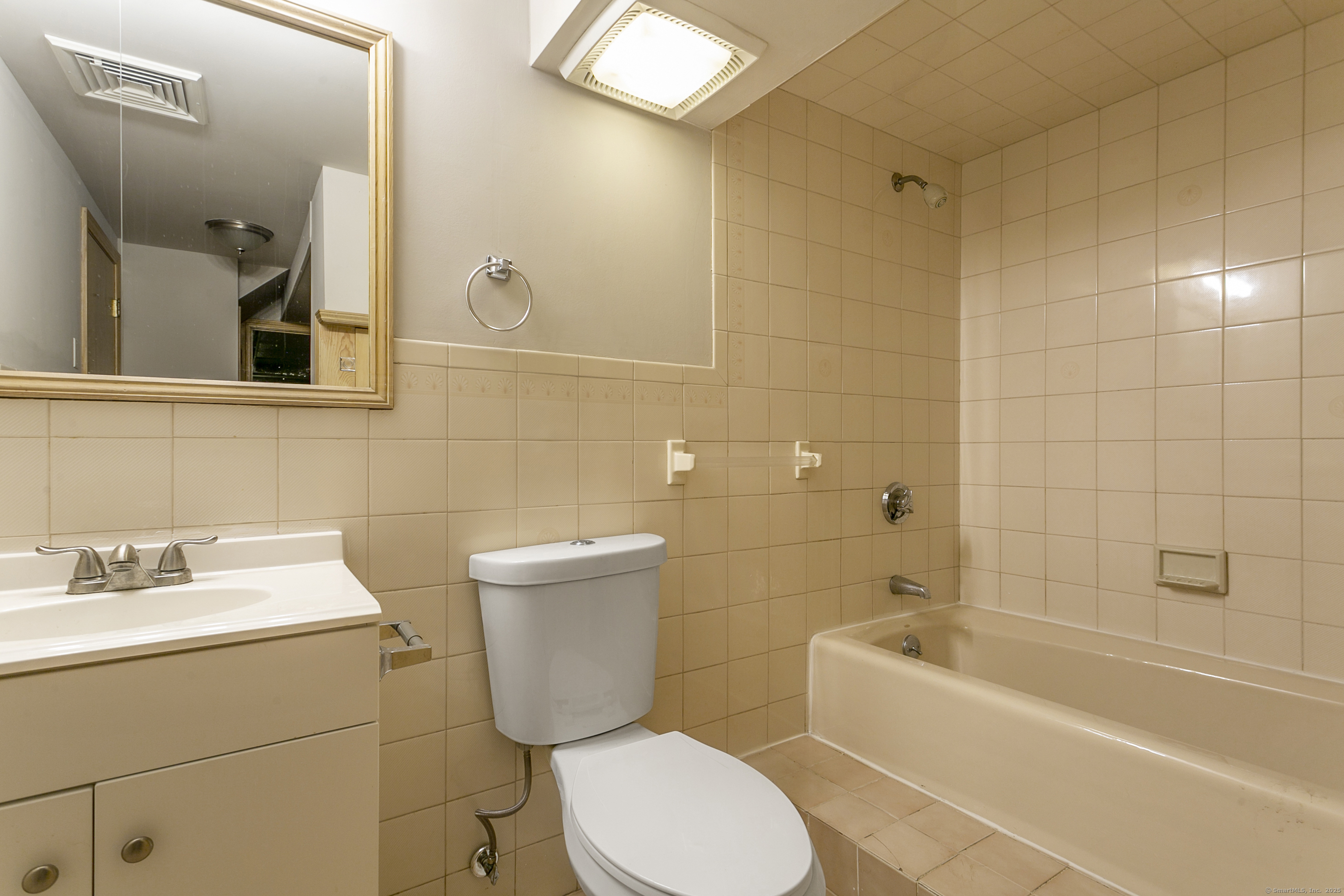 142 Chatham Terrace Bridgeport CT 06606