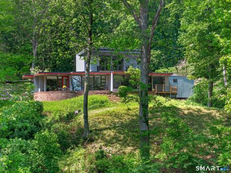 112 River Road Essex CT 06426