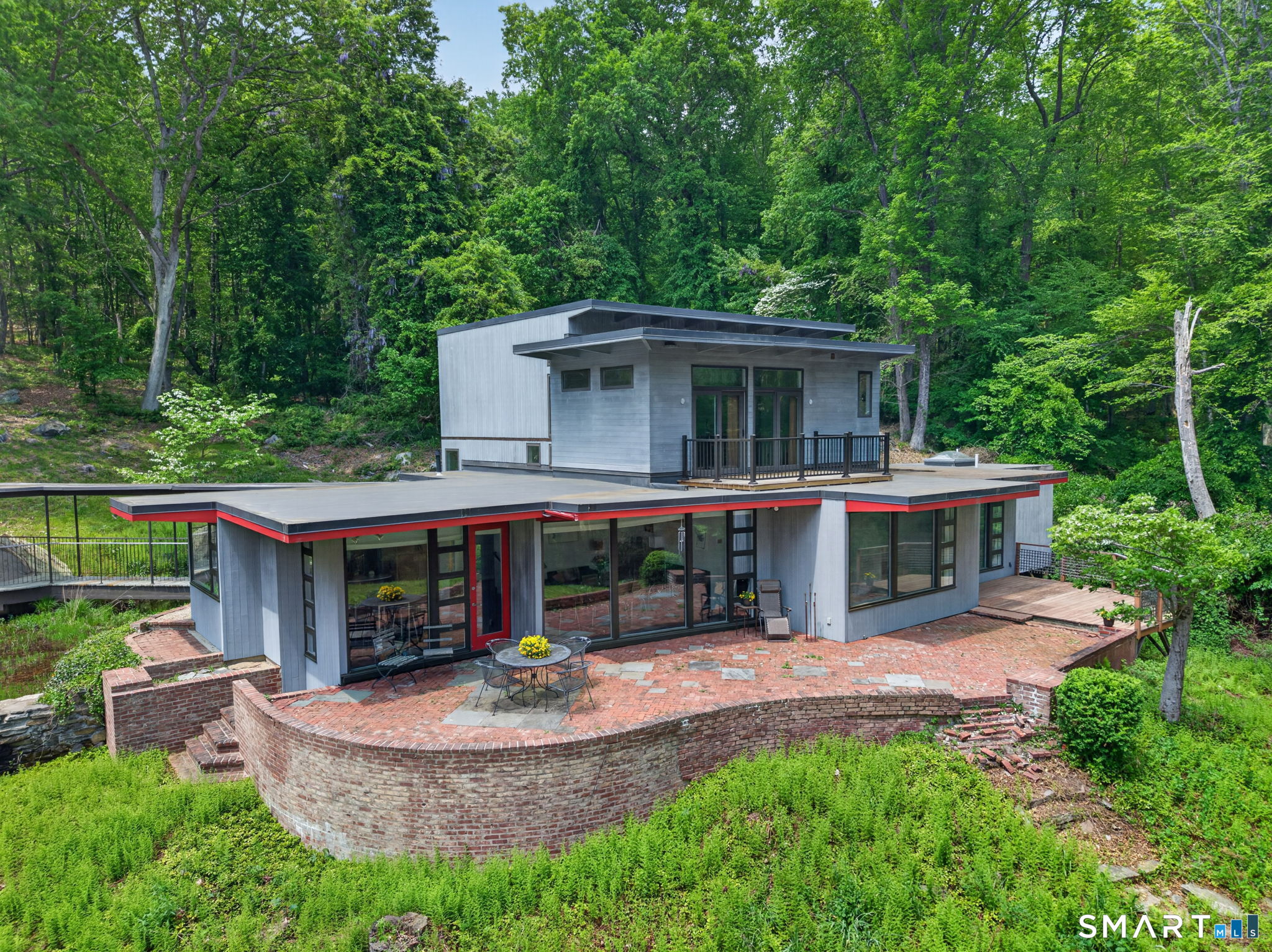 112 River Road Essex CT 06426