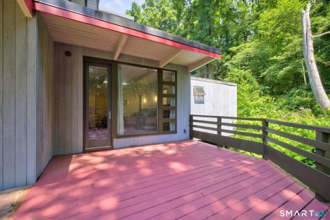 112 River Road Essex CT 06426