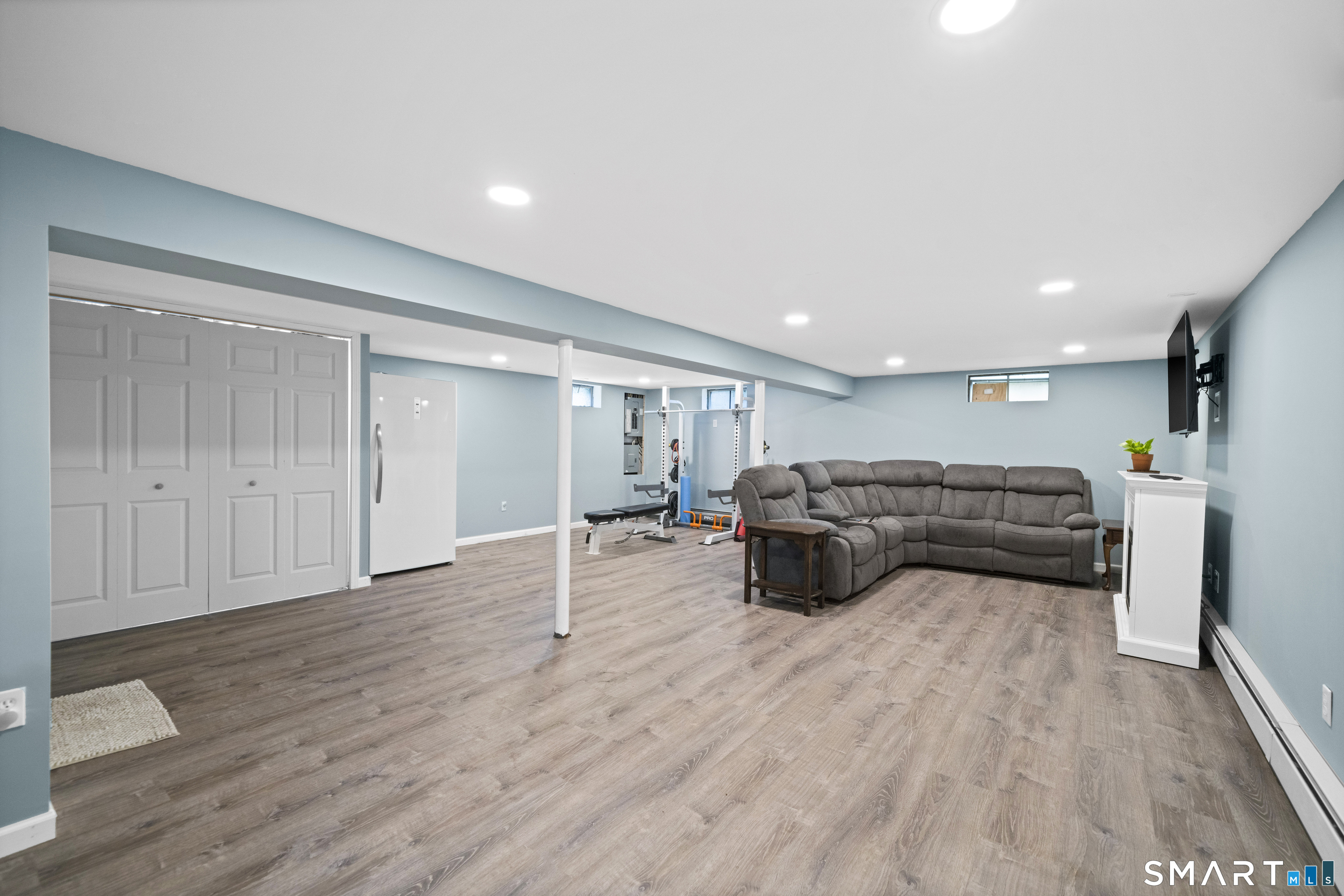 24 Kennedy Drive Enfield CT 06082