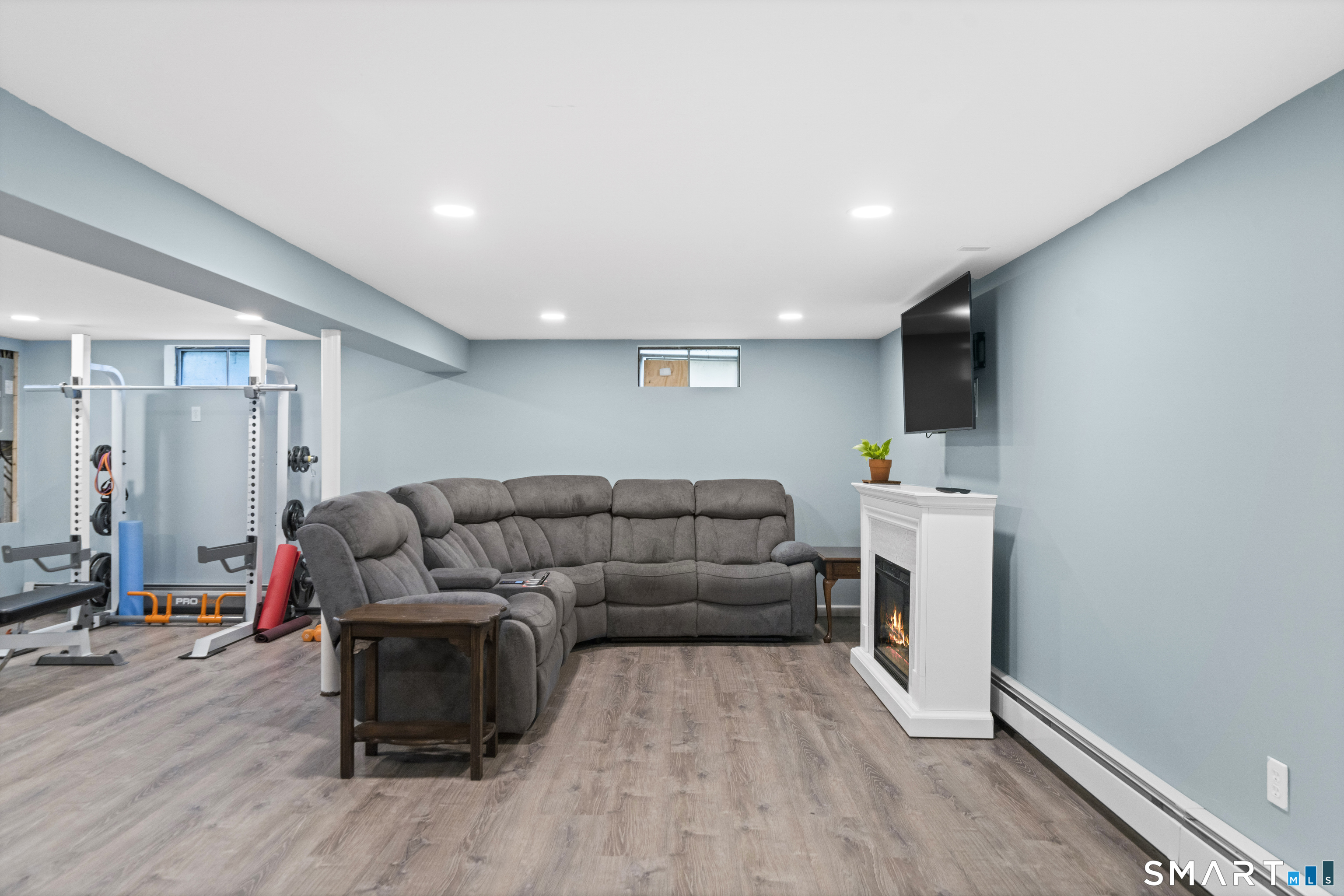 24 Kennedy Drive Enfield CT 06082