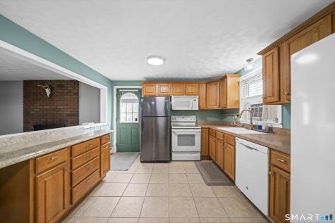 24 Kennedy Drive Enfield CT 06082