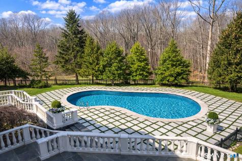 4 Cowdray Park Drive Greenwich CT 06831