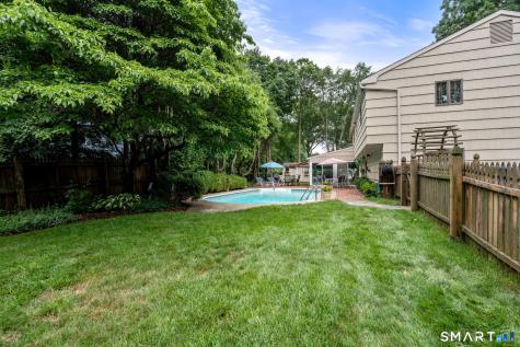 208 Sigwin Drive Fairfield CT 06824
