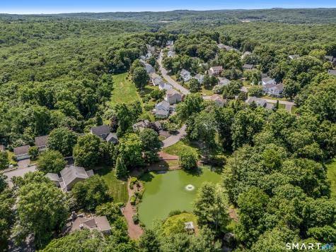 85 Old Colony Road Monroe CT 06468
