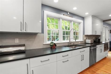 25 Summit Road Greenwich CT 06878