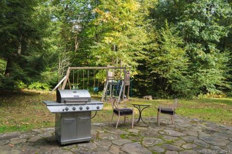 33 Sentry Hill Road Roxbury CT 06783