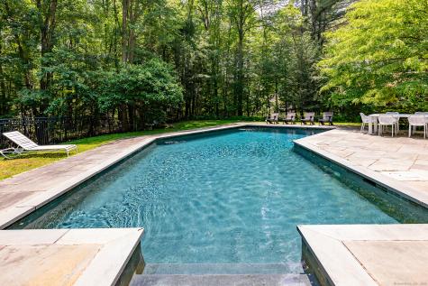 33 Sentry Hill Road Roxbury CT 06783