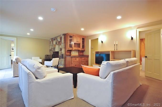 33 Sentry Hill Road Roxbury CT 06783
