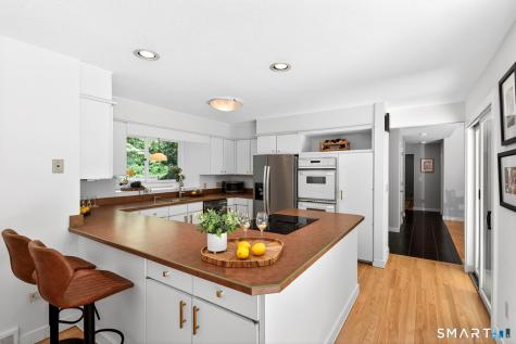 17 Climax Road Simsbury CT 06070