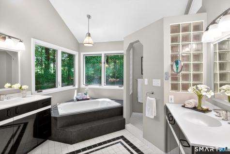 17 Climax Road Simsbury CT 06070