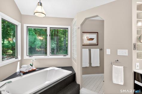 17 Climax Road Simsbury CT 06070