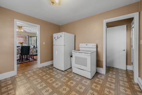 19 Dart Street New London CT 06320