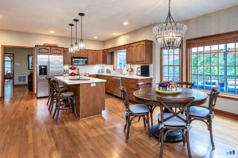 32 Sail Harbour Drive New Fairfield CT 06812