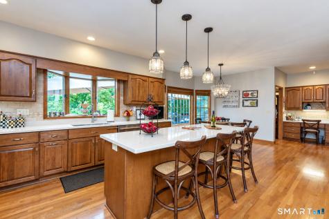 32 Sail Harbour Drive New Fairfield CT 06812