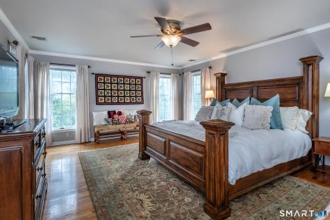 32 Sail Harbour Drive New Fairfield CT 06812