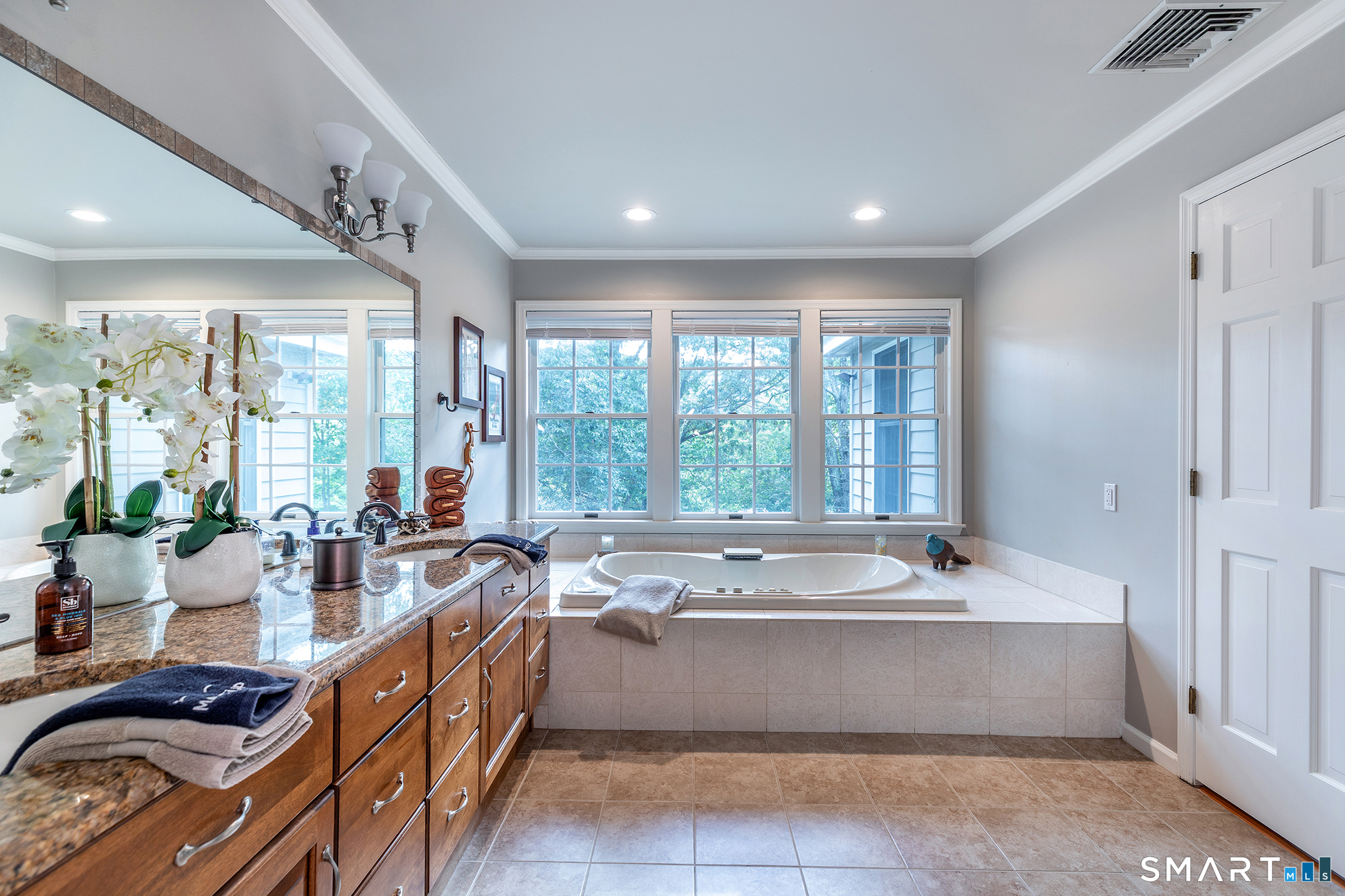 32 Sail Harbour Drive New Fairfield CT 06812