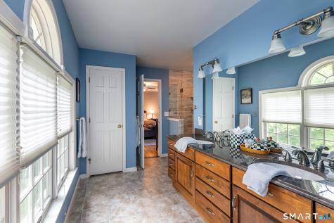 32 Sail Harbour Drive New Fairfield CT 06812