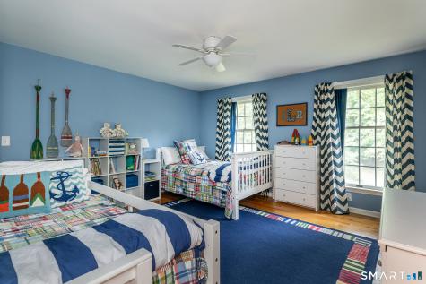 32 Sail Harbour Drive New Fairfield CT 06812