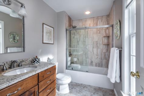 32 Sail Harbour Drive New Fairfield CT 06812