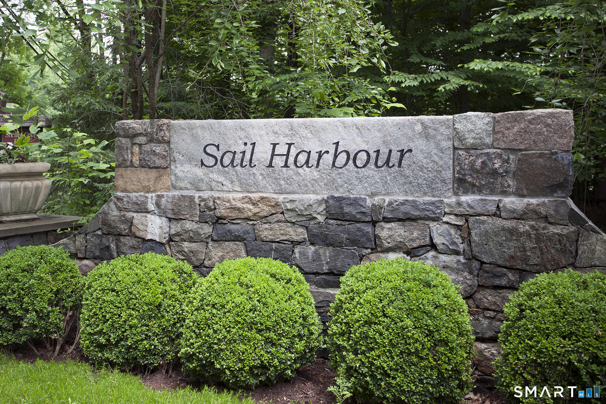 32 Sail Harbour Drive New Fairfield CT 06812