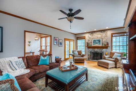 32 Sail Harbour Drive New Fairfield CT 06812