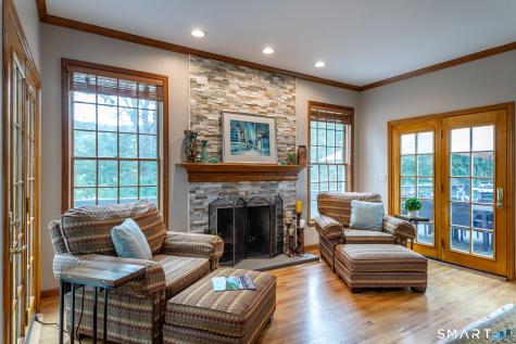 32 Sail Harbour Drive New Fairfield CT 06812