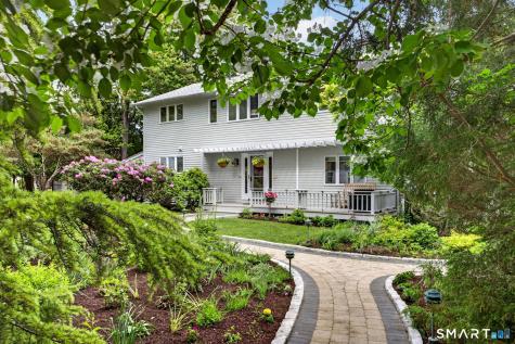 11 Cambridge East Court Old Saybrook CT 06475