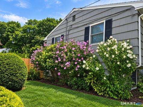 75 Sugar Plum Lane Fairfield CT 06824