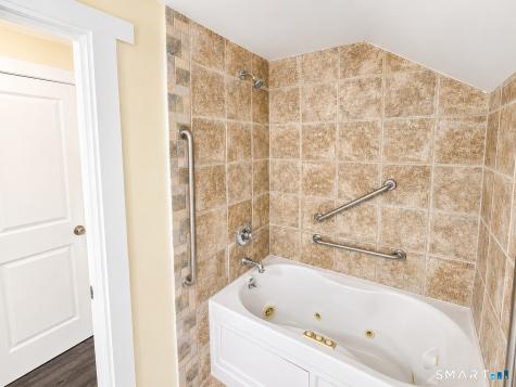 113 Meeting House Lane Ledyard CT 06339