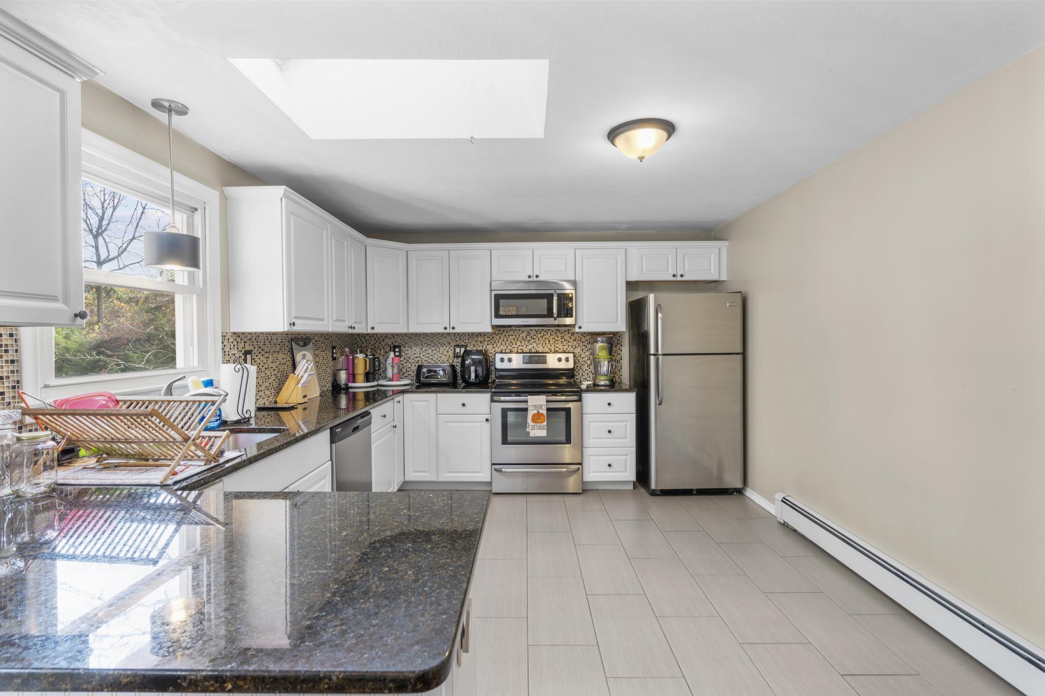 69 Dartmouth Drive East Hartford CT 06108