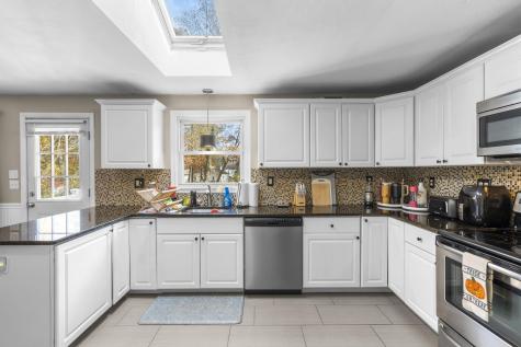 69 Dartmouth Drive East Hartford CT 06108