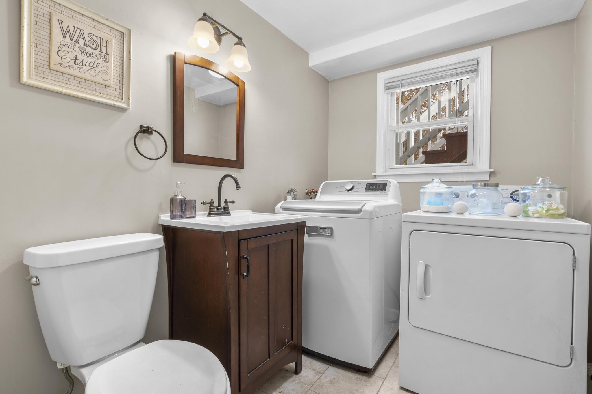 69 Dartmouth Drive East Hartford CT 06108