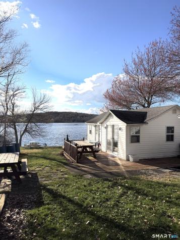 17 Marsh Point Morris CT 06763