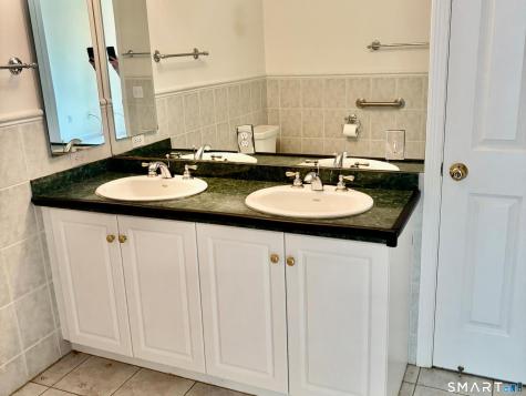 91 Valley View Road Manchester CT 06040