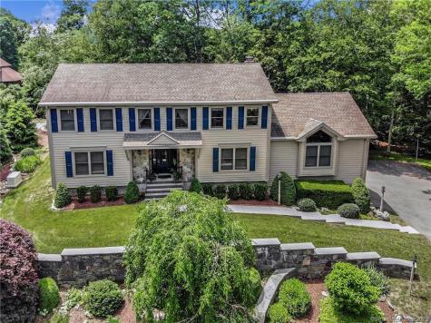 28 Greenknoll Drive Brookfield CT 06804