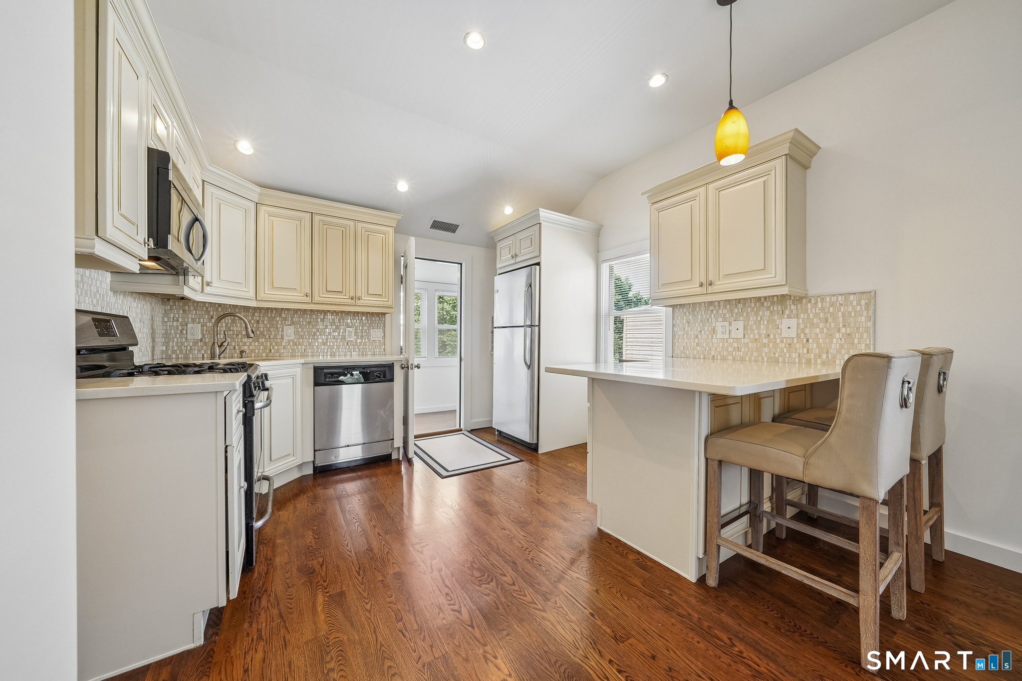 10 Wells Avenue Stamford CT 06902
