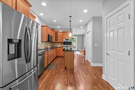 2 Rustic Oak Farmington CT 06085