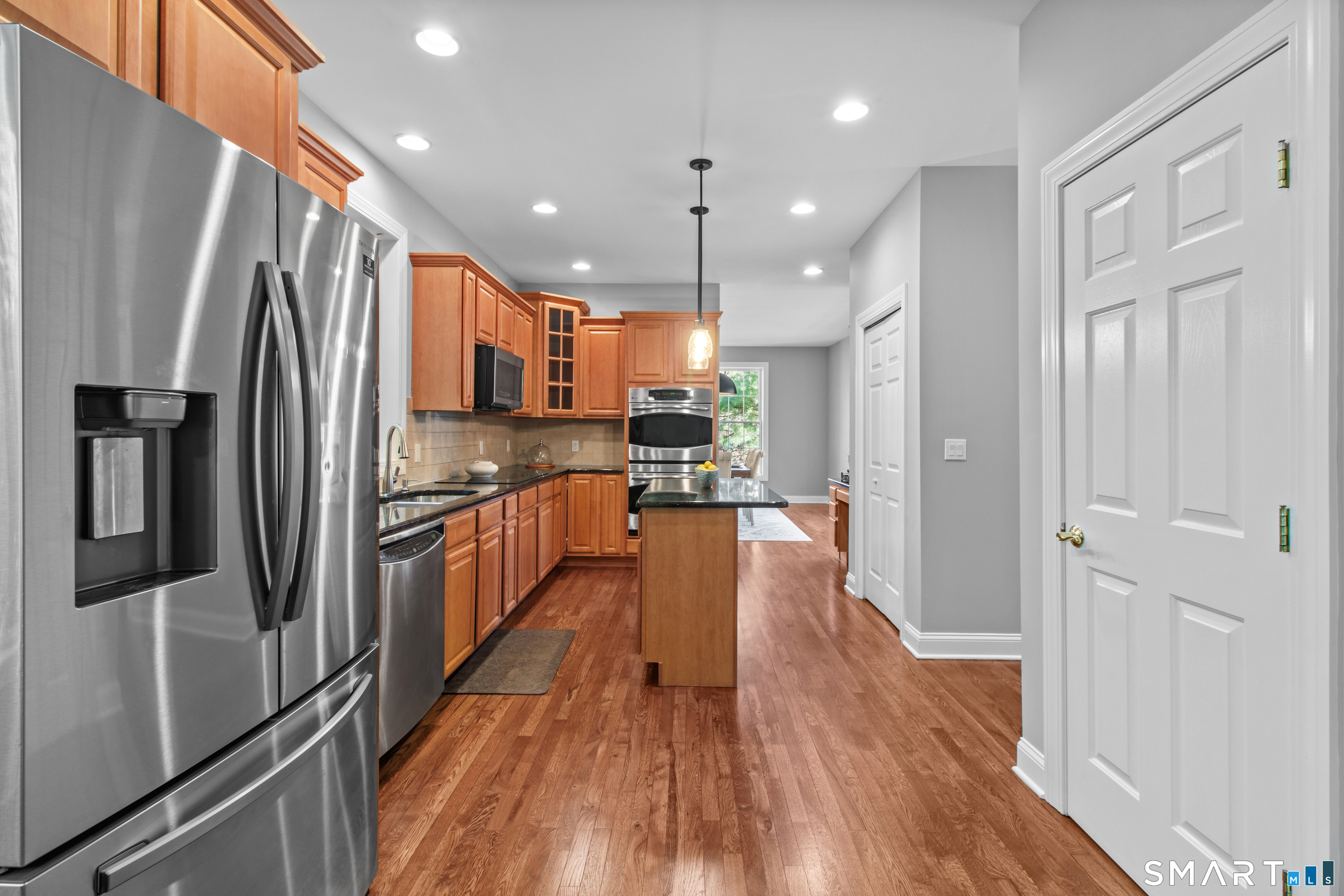 2 Rustic Oak Farmington CT 06085