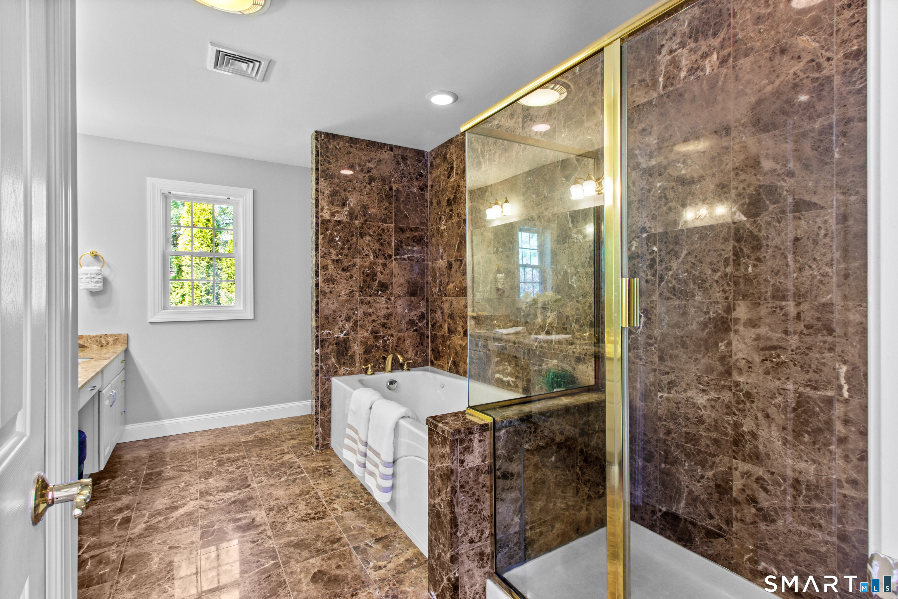 2 Rustic Oak Farmington CT 06085