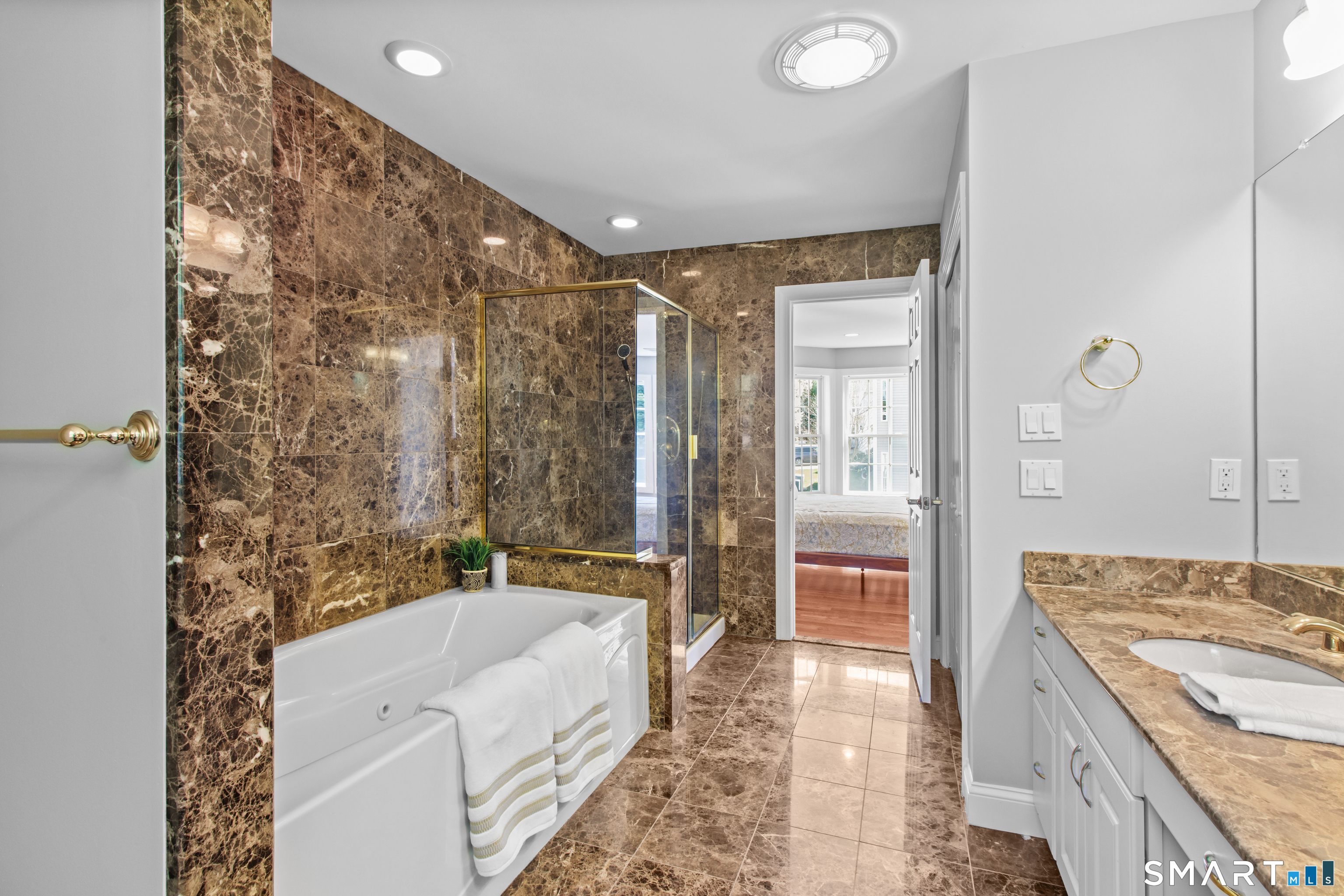 2 Rustic Oak Farmington CT 06085