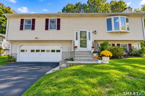 9 Hopkins Court Branford CT 06405