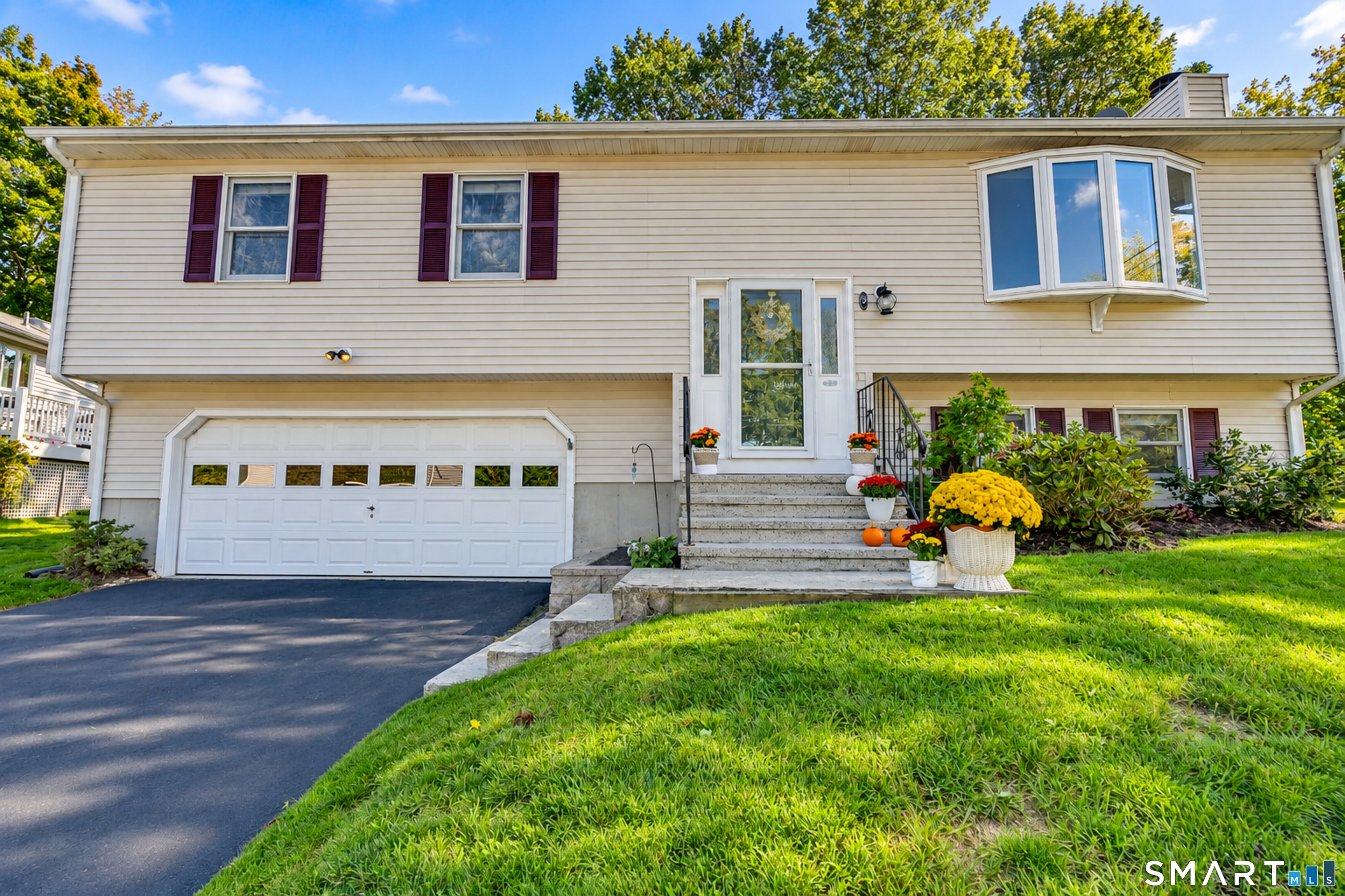 9 Hopkins Court Branford CT 06405