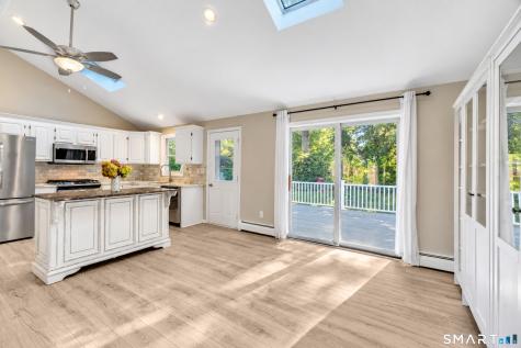 9 Hopkins Court Branford CT 06405