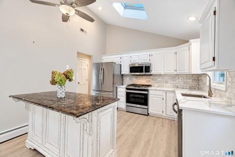 9 Hopkins Court Branford CT 06405