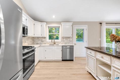 9 Hopkins Court Branford CT 06405