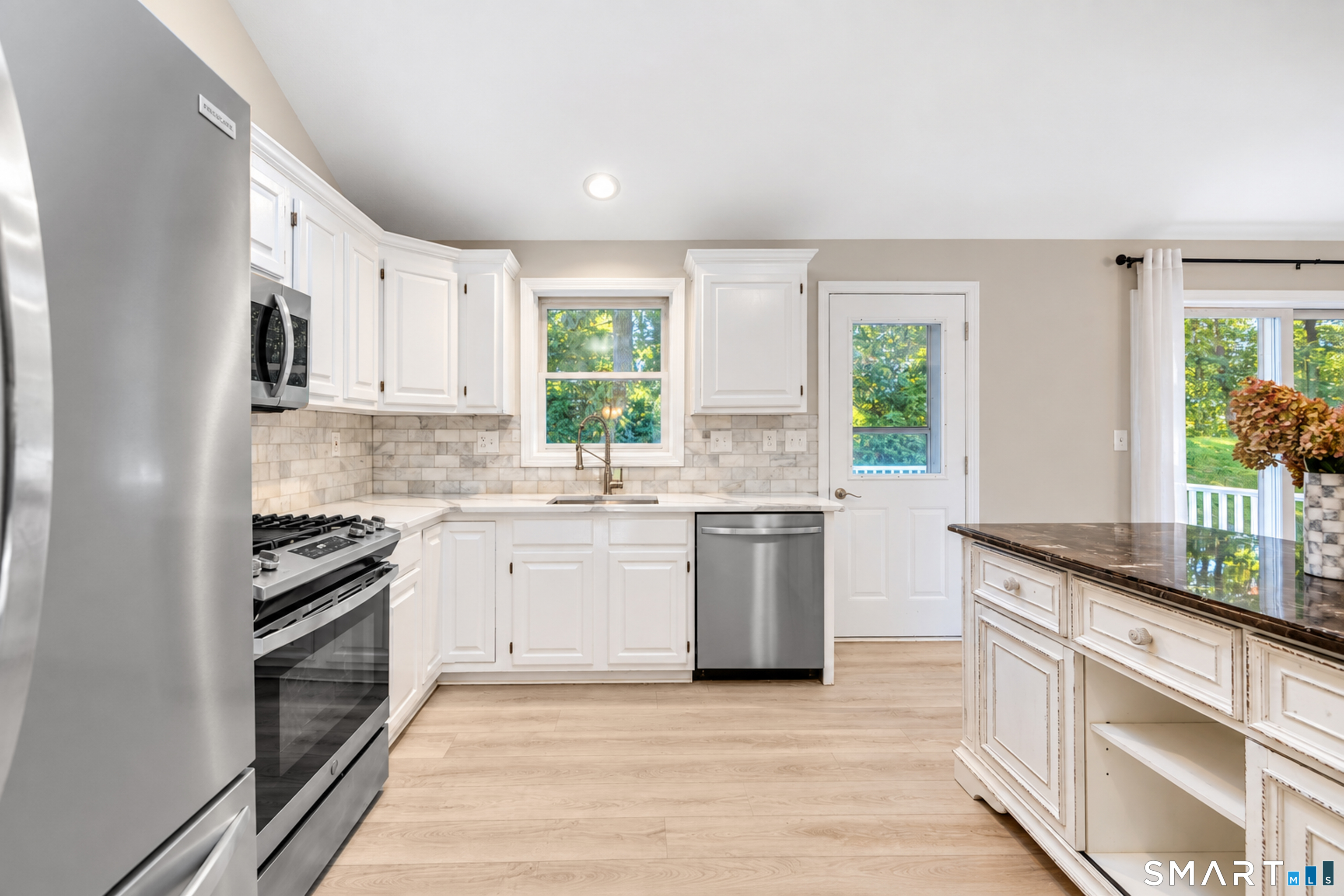 9 Hopkins Court Branford CT 06405