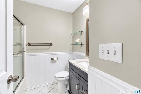 9 Hopkins Court Branford CT 06405
