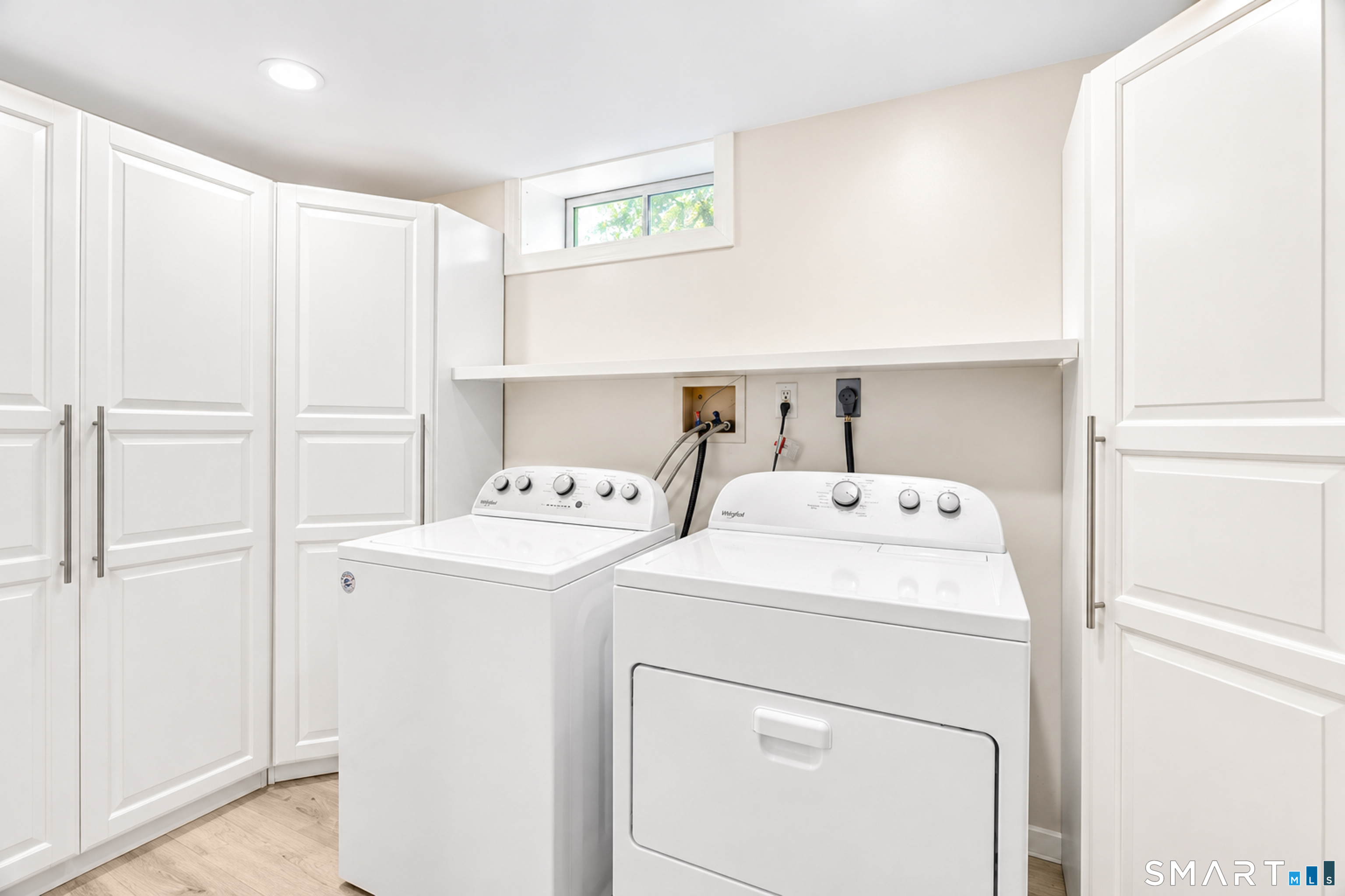 9 Hopkins Court Branford CT 06405